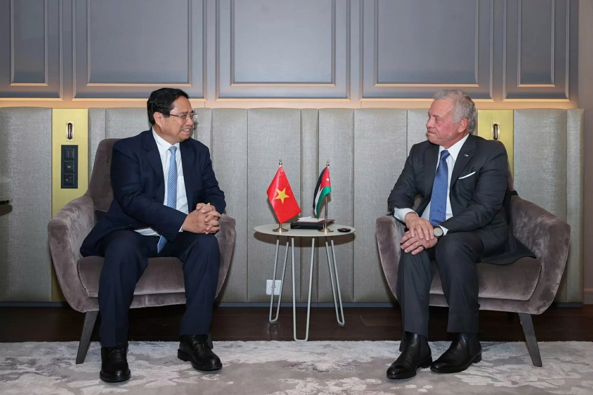 Vietnamese PM meets with Jordanian King on UNOC 3 sidelines